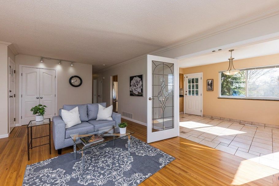 2094 Viewlynn Drive North Vancouver, BC - 6