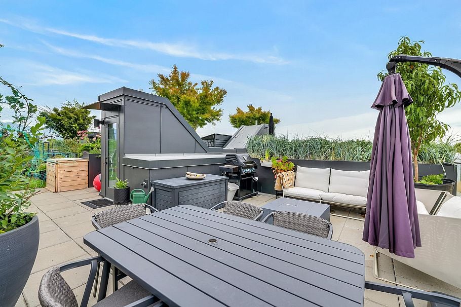 411 2520 Guelph Street Vancouver, BC - 25