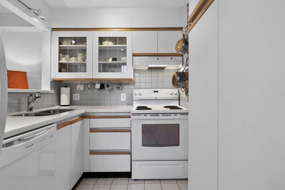 2175 W 3rd Avenue Vancouver, BC - 8