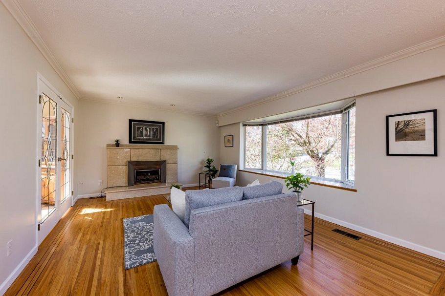 2094 Viewlynn Drive North Vancouver, BC - 31