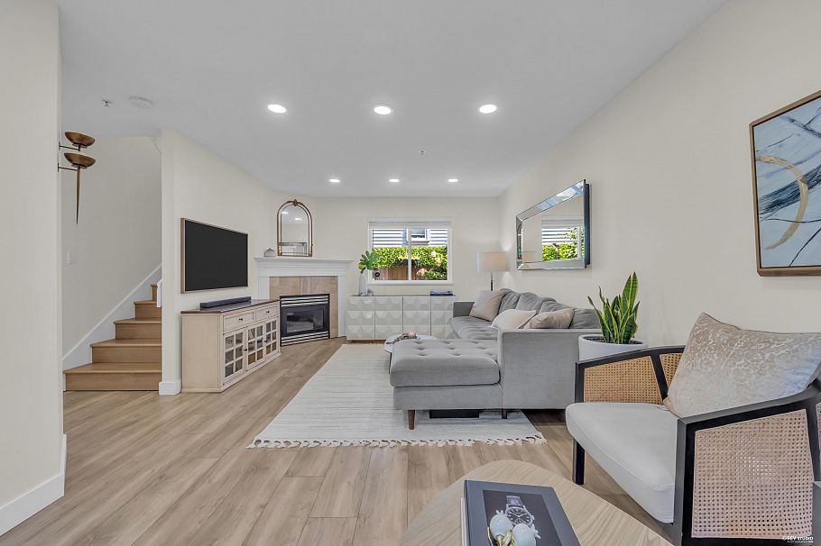 5 1233 W 16th Street North Vancouver, BC - 9