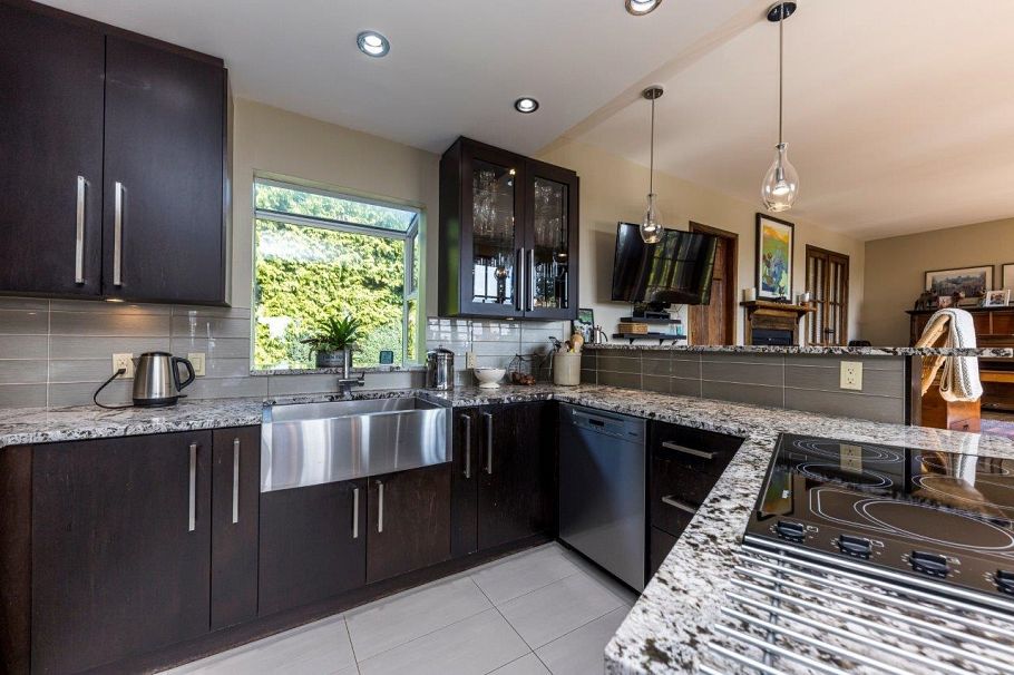350 E Windsor Road North Vancouver, BC - 9