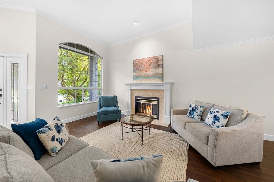 1617 Emerson Court North Vancouver, BC - 4
