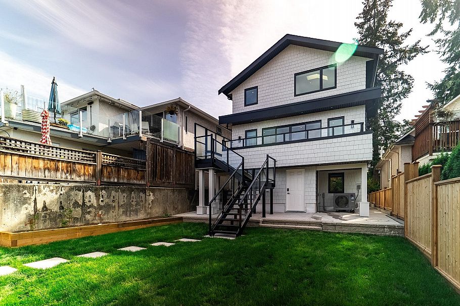635 E 22nd Avenue Vancouver, BC - 31