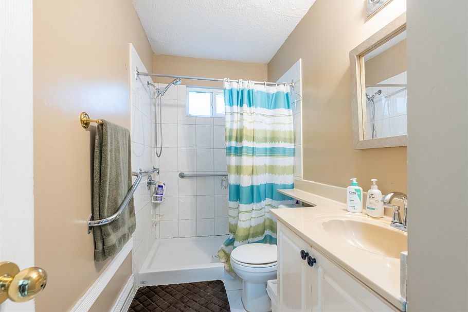 3681 Adanac Street Vancouver, BC - 16