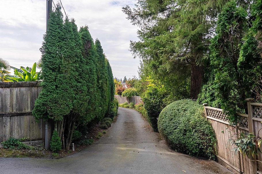 3595 Wellington Crescent North Vancouver, BC - 31