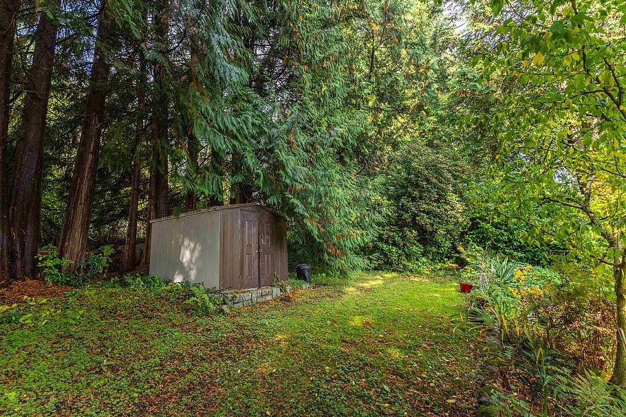3063 Royal Avenue North Vancouver, BC - 20