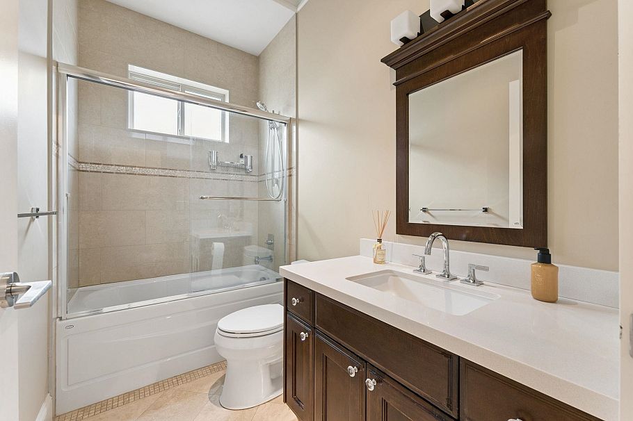 4898 Quebec Street Vancouver, BC - 17