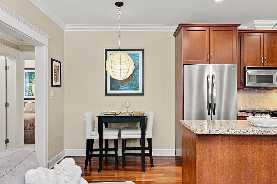 2425 Larch Street Vancouver, BC - 24