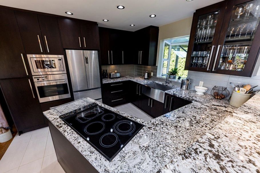 350 E Windsor Road North Vancouver, BC - 12