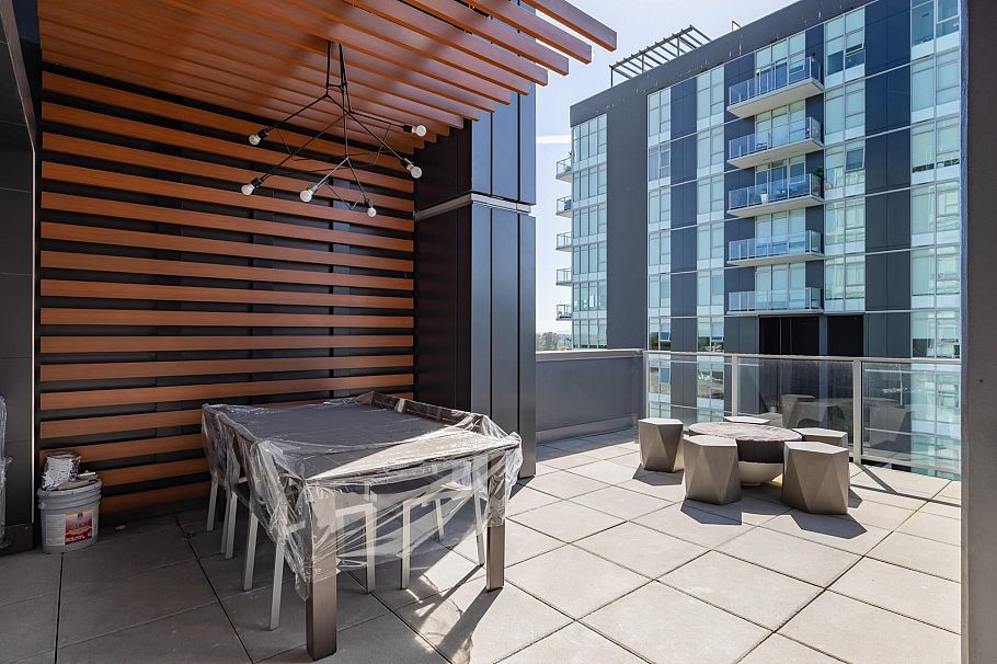 602 3581 E Kent Avenue North Vancouver, BC - 21