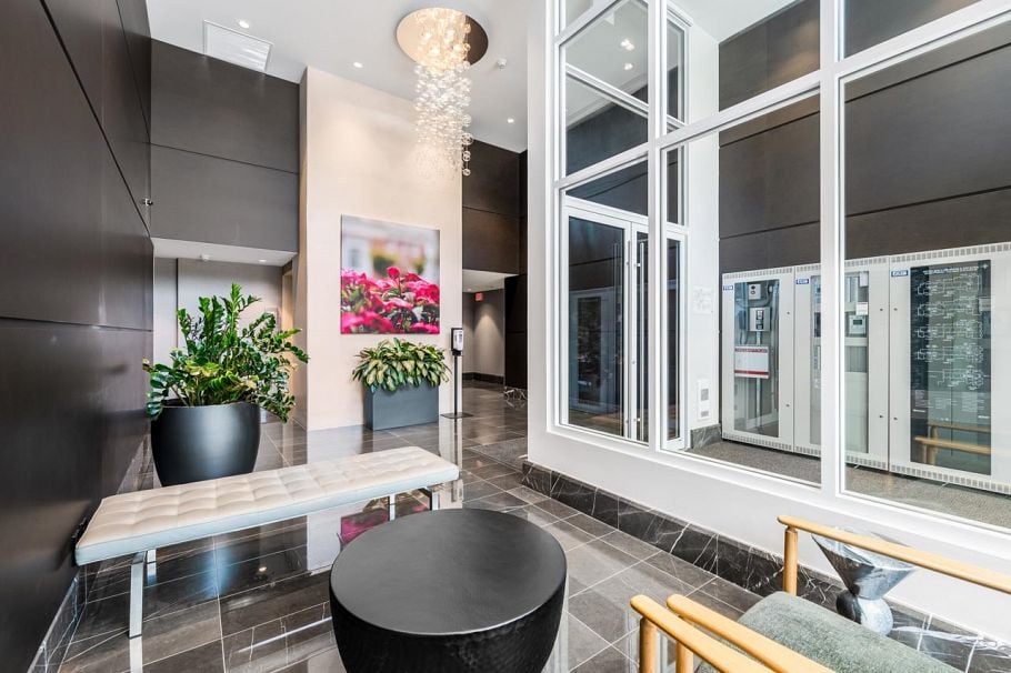 205 1561 W 57th Avenue Vancouver, BC - 3