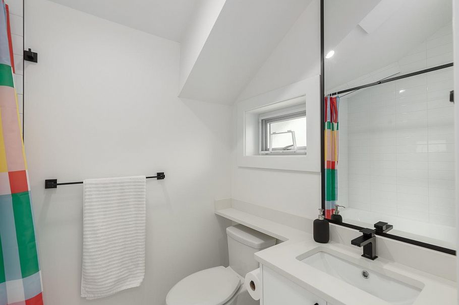 1727 E 22nd Avenue Vancouver, BC - 22