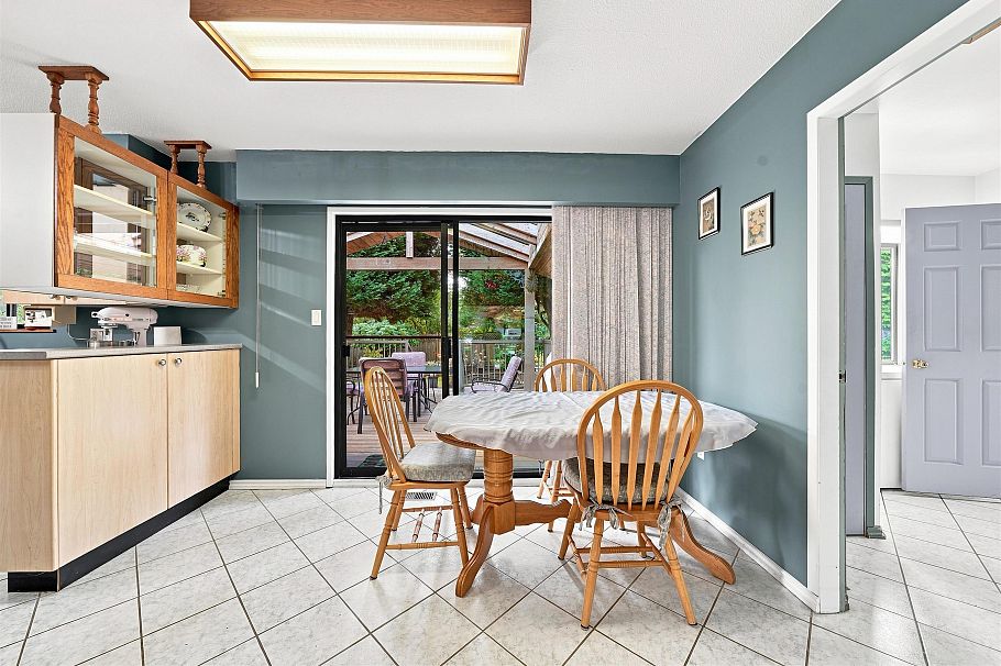 2161 Floralynn Crescent North Vancouver, BC - 6