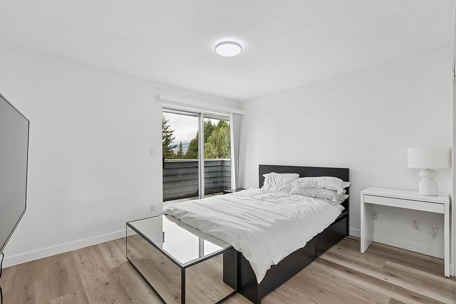 456 Montroyal Boulevard North Vancouver, BC - 25