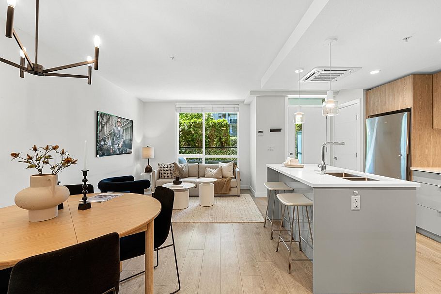 TH3 108 E 8th Street North Vancouver, BC - 3