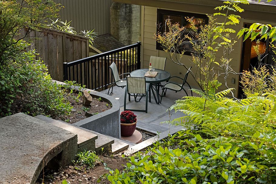 2344 Hyannis Drive North Vancouver, BC - 28