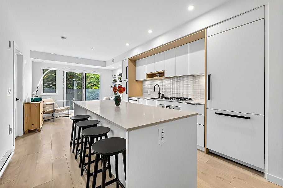 411 2520 Guelph Street Vancouver, BC - 6