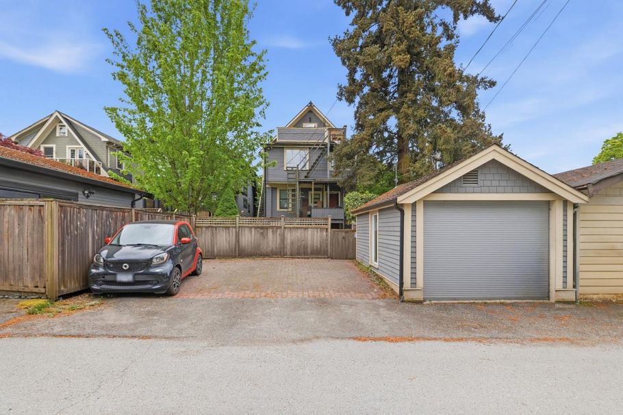 21 E 22nd Avenue Vancouver, BC - 10
