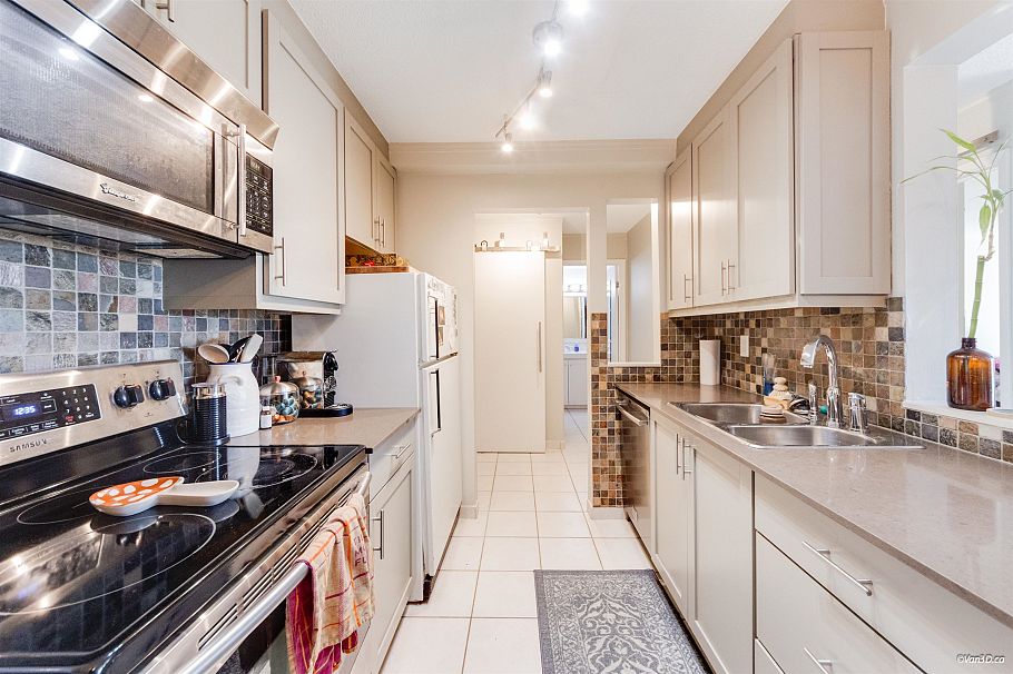 107 131 W 4th Street North Vancouver, BC - 13