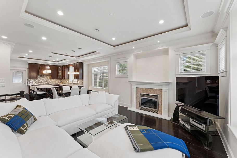 4898 Quebec Street Vancouver, BC - 2