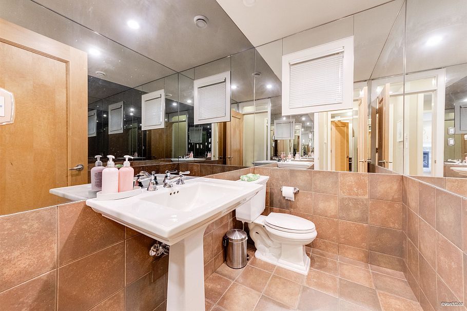 2266 W 20th Avenue Vancouver, BC - 12
