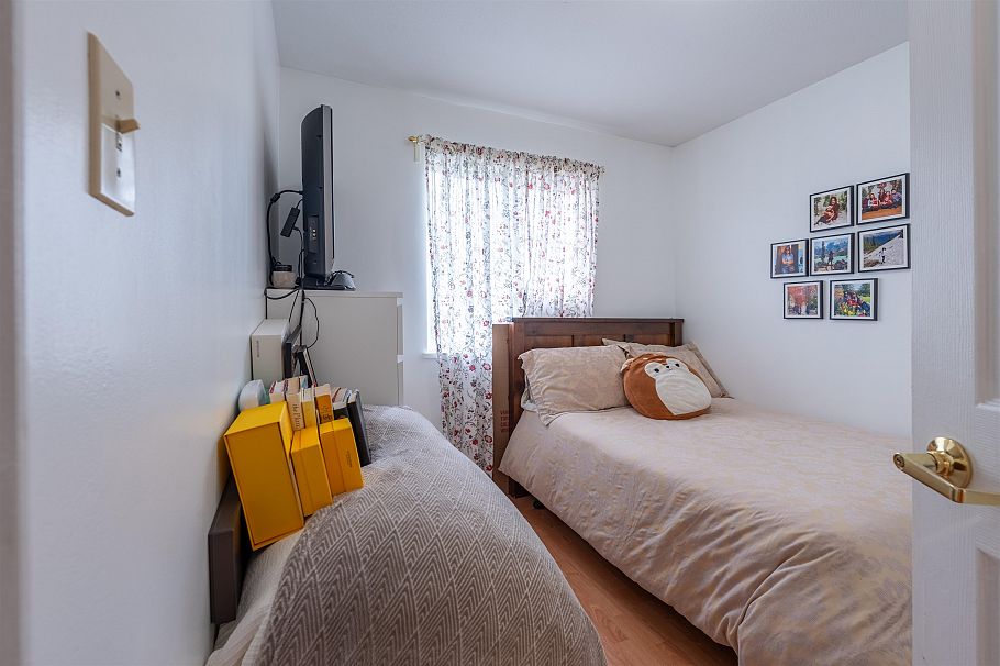 3681 Adanac Street Vancouver, BC - 4