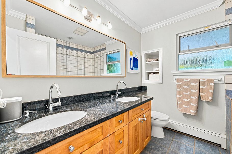 2360 Mackay Avenue North Vancouver, BC - 13