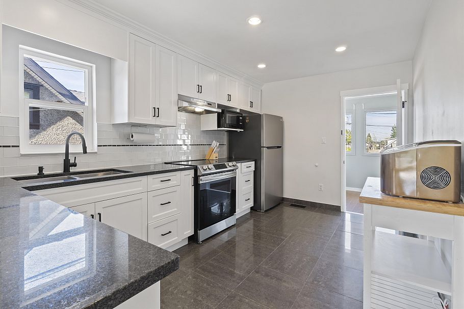 4136 Skeena Street Vancouver, BC - 3