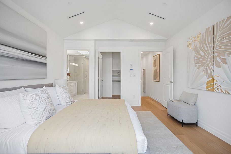 2523 W 8th Avenue Vancouver, BC - 12
