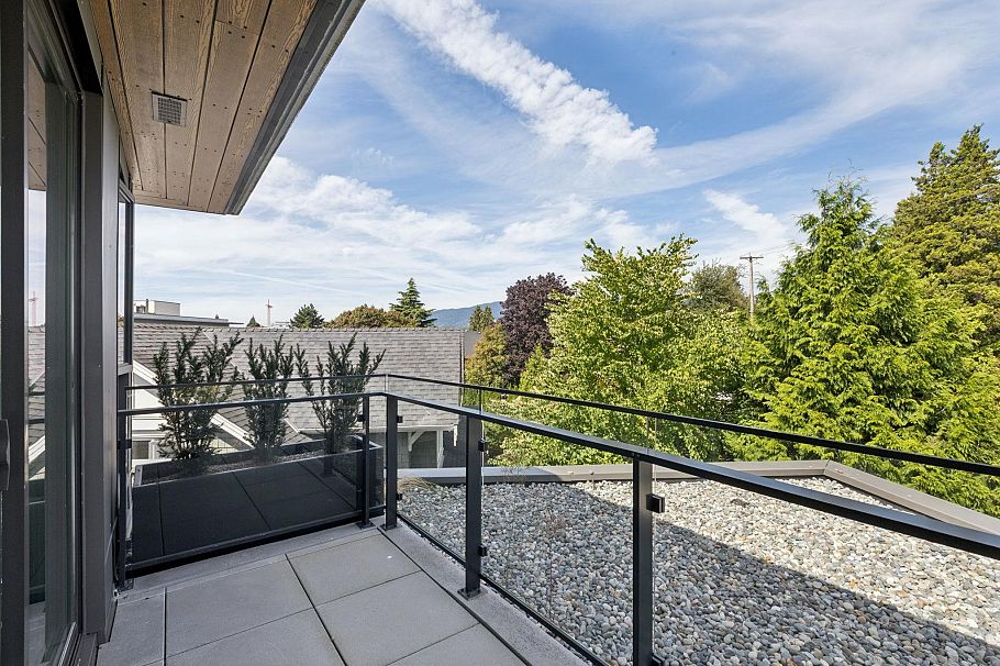 303 333 St. Davids Avenue North Vancouver, BC - 22