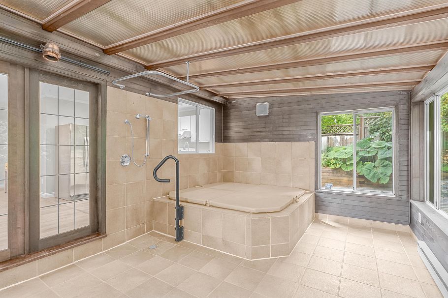 3595 Wellington Crescent North Vancouver, BC - 17