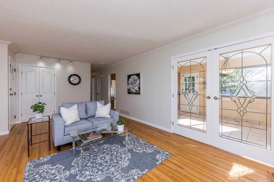 2094 Viewlynn Drive North Vancouver, BC - 19