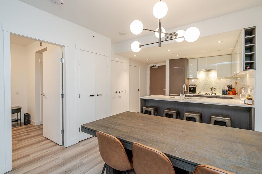 107 110 Switchmen Street Vancouver, BC - 9