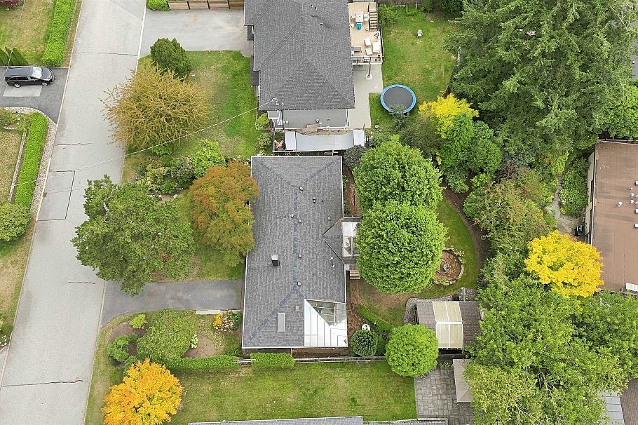 2161 Floralynn Crescent North Vancouver, BC - 33