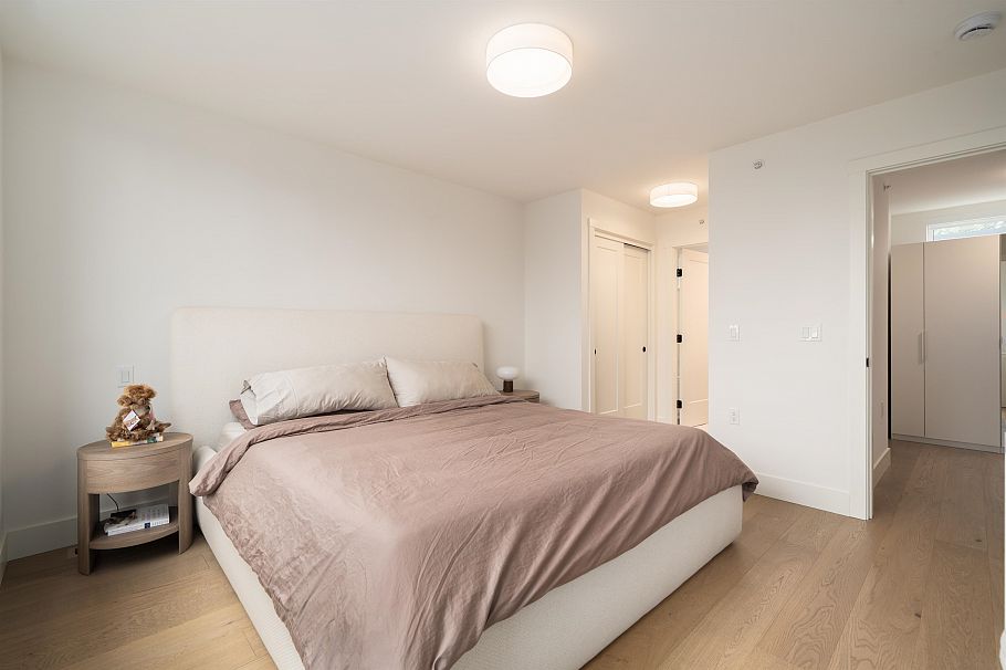 809 W 38th Avenue Vancouver, BC - 6