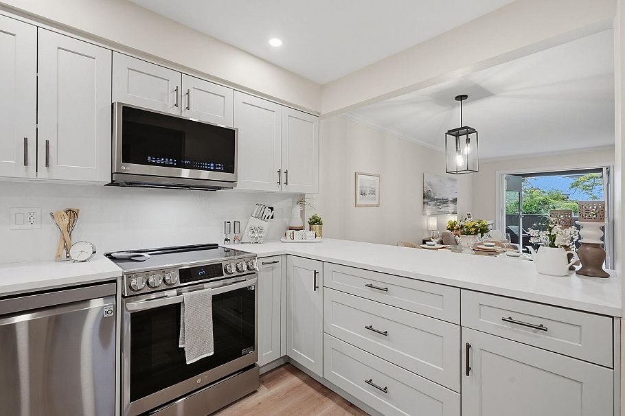 102 1538 Bowser Avenue North Vancouver, BC - 14