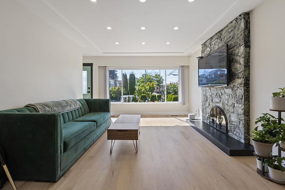 4136 Skeena Street Vancouver, BC - 4