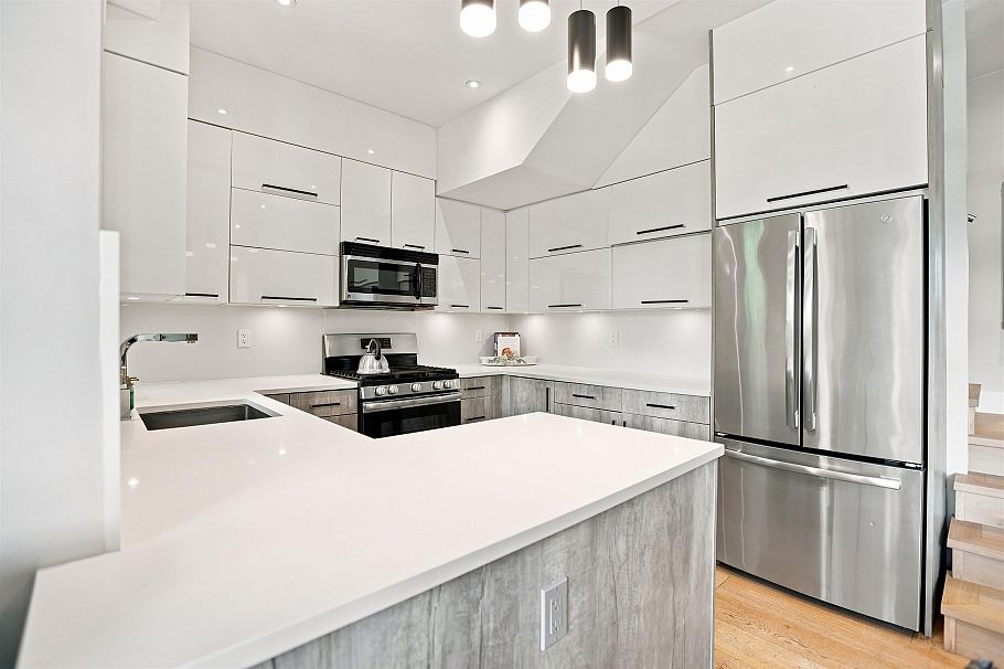 1185 Victoria Drive Vancouver, BC - 11