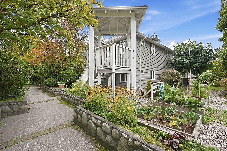 102 1538 Bowser Avenue North Vancouver, BC - 2