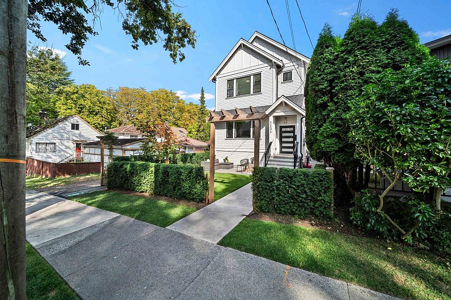 1131 E 23rd Avenue Vancouver, BC - 33