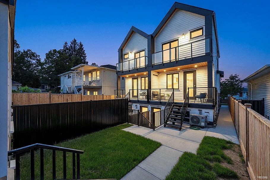 4328 Rupert Street Vancouver, BC - 38