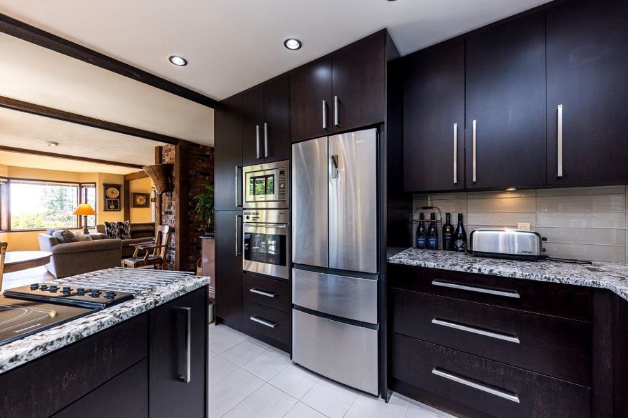 350 E Windsor Road North Vancouver, BC - 11