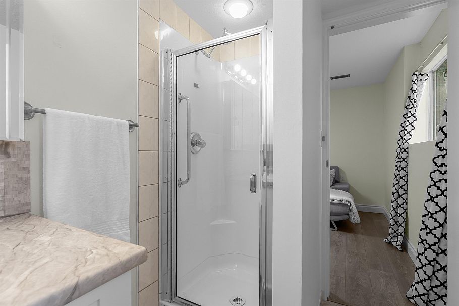 3595 Wellington Crescent North Vancouver, BC - 25
