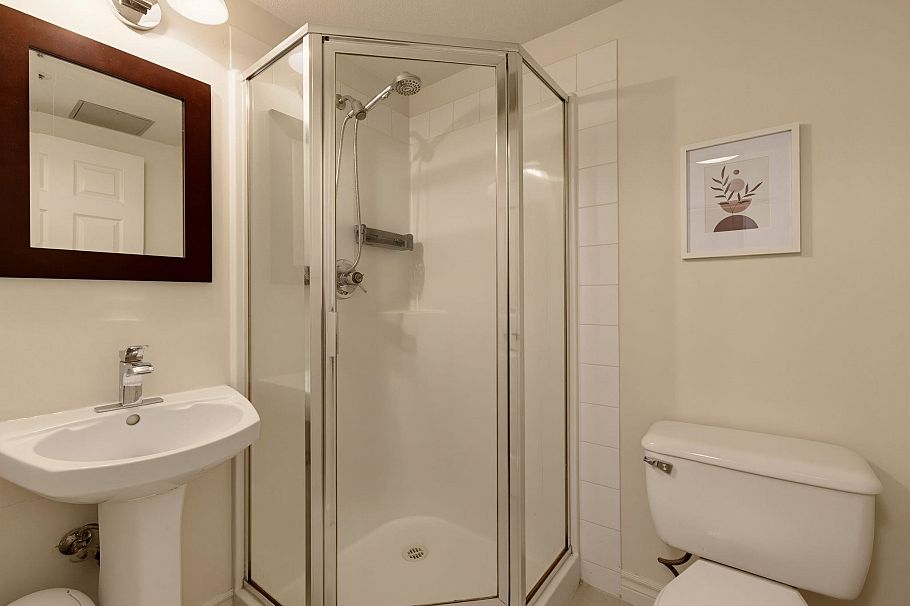 303 225 E 19th Avenue Vancouver, BC - 19