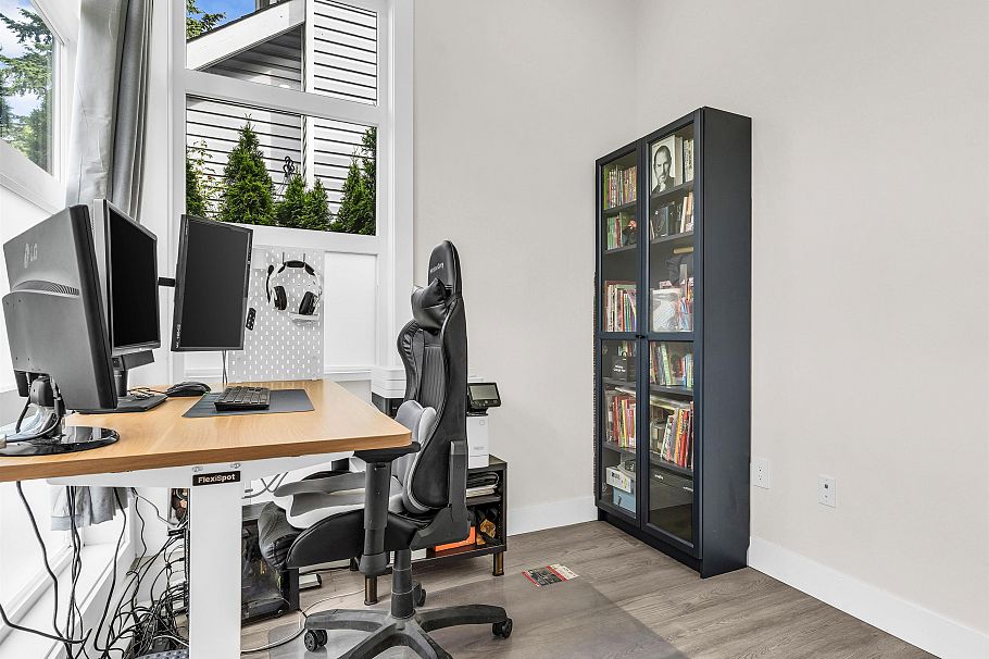 409 W Keith Road North Vancouver, BC - 6