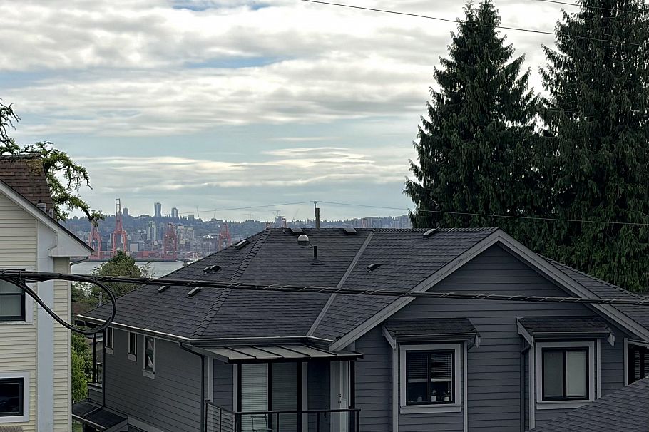 409 W Keith Road North Vancouver, BC - 18