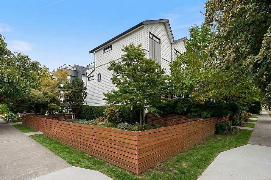 501 E 44th Avenue Vancouver, BC - 1