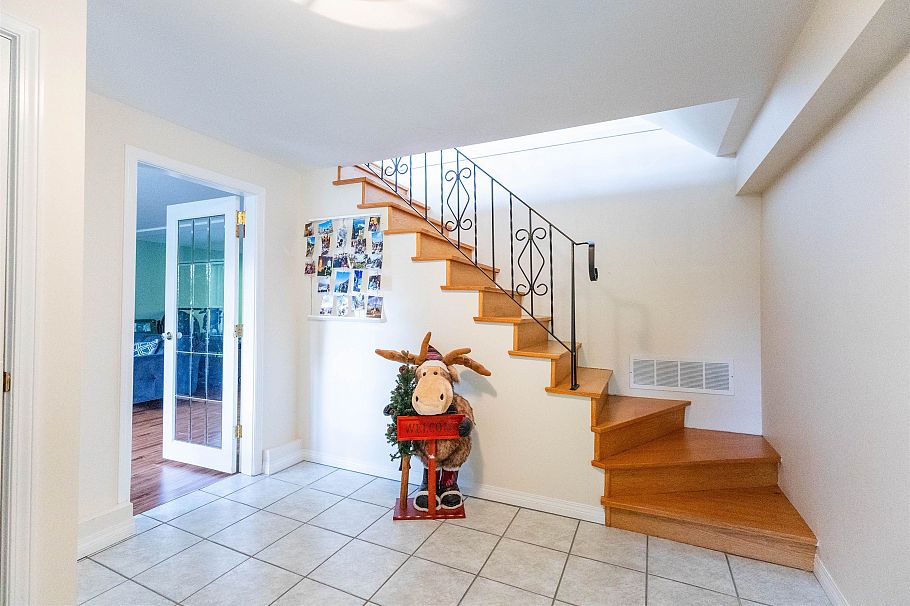 3063 Royal Avenue North Vancouver, BC - 9