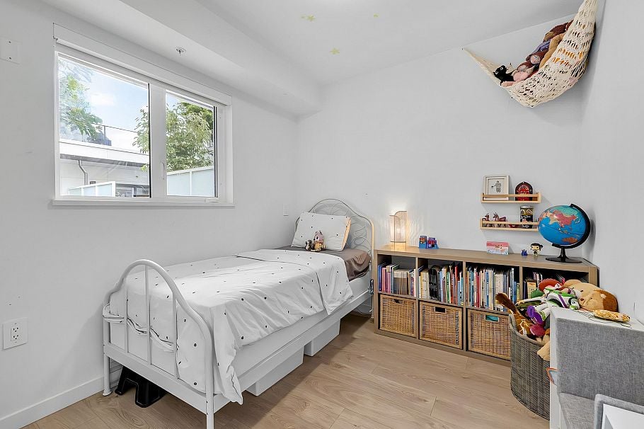 411 2520 Guelph Street Vancouver, BC - 17